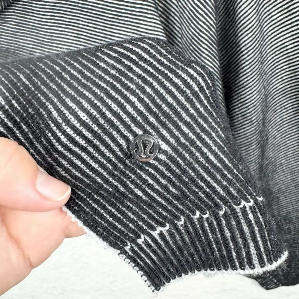 Lululemon Exaltation Wrap Merino Wool Black/Silver Ice - Yoga Gym Travel Commute